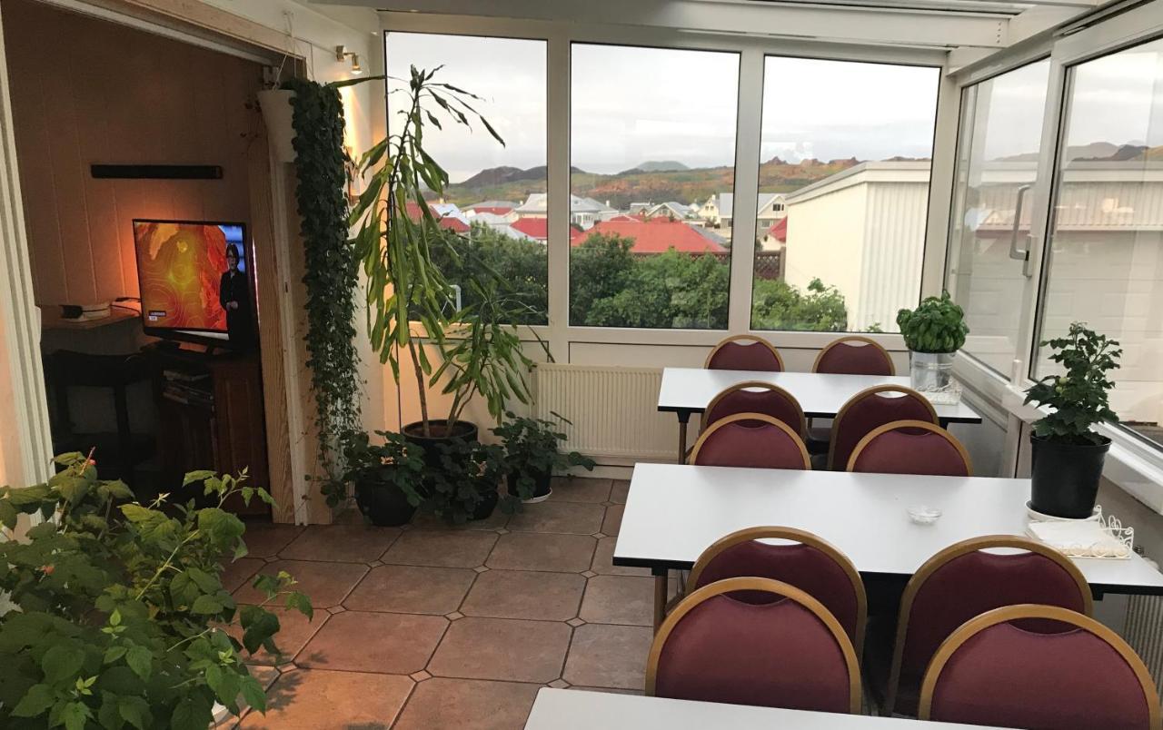 Guesthouse Árný Vestmannaeyjar Exterior foto