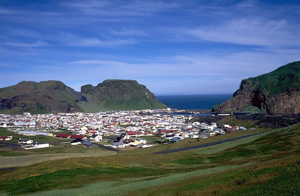 Guesthouse Árný Vestmannaeyjar Exterior foto