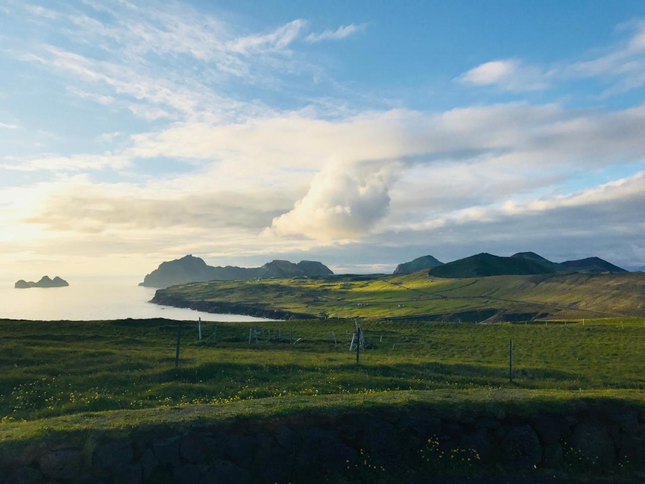 Guesthouse Árný Vestmannaeyjar Exterior foto